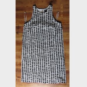 NWOT. Ann Taylor black&white pullover dress